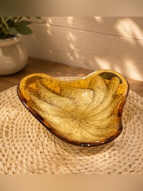 Murano Style – Amber & Cream Art Glass Bowl